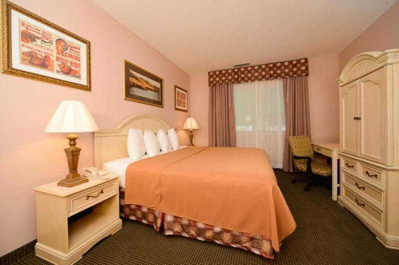 Best Western Circus City Inn Peru Esterno foto