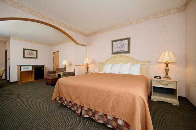 Best Western Circus City Inn Peru Esterno foto