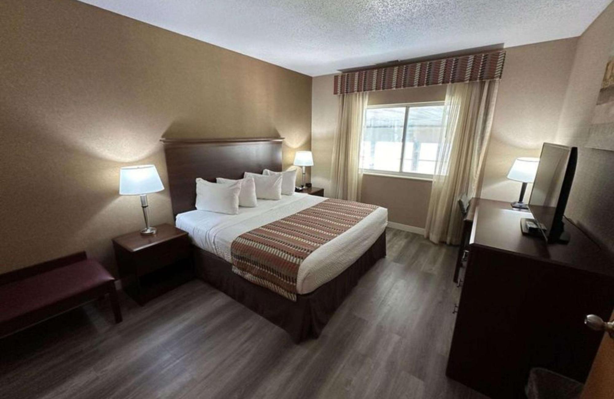 Best Western Circus City Inn Peru Esterno foto