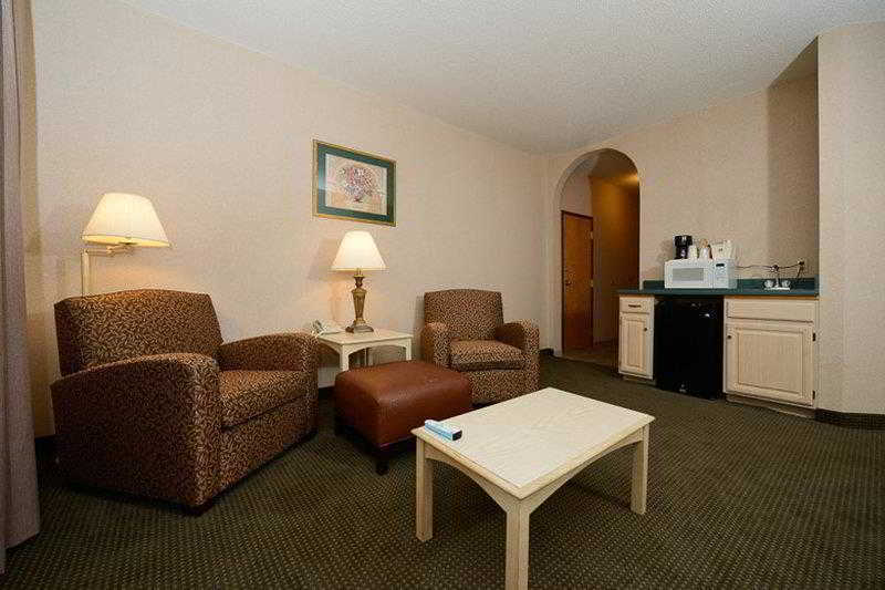 Best Western Circus City Inn Peru Esterno foto